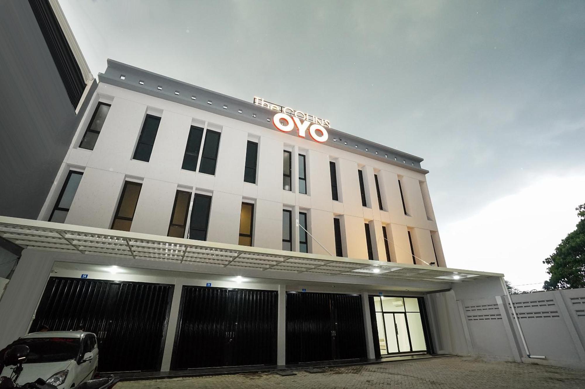 Hotel Super Oyo Capital O 449 The Colins Keputih Exterior foto