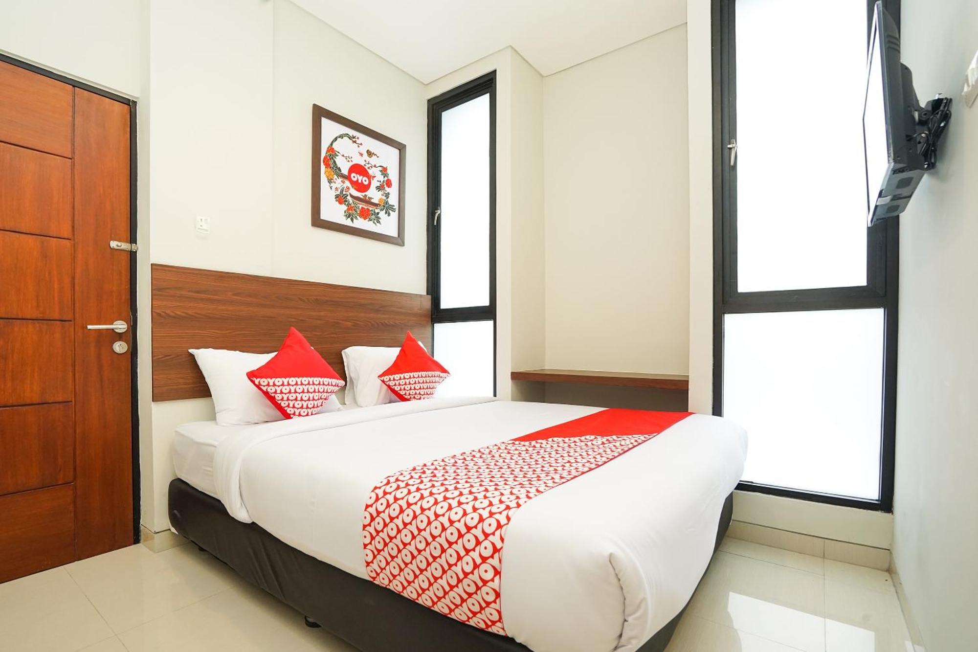 Hotel Super Oyo Capital O 449 The Colins Keputih Exterior foto